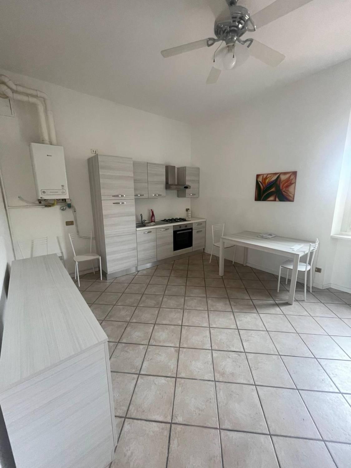 Monolocale arredato in affitto a Senago