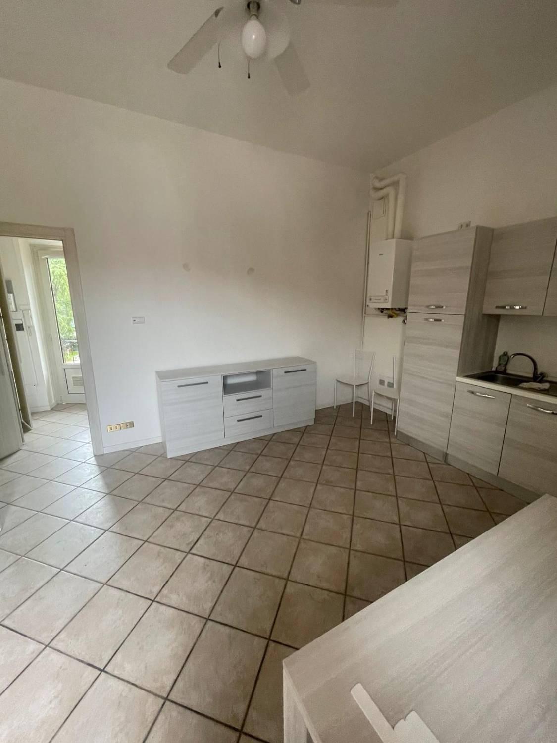 Monolocale arredato in affitto a Senago