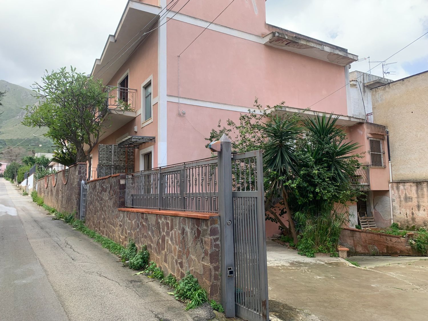Villa in vendita in via via francesco nullo 1, Palermo