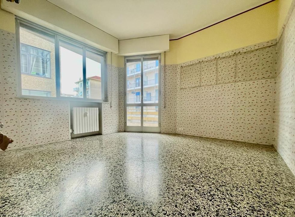 Quadrilocale con terrazzo a Albisola Superiore