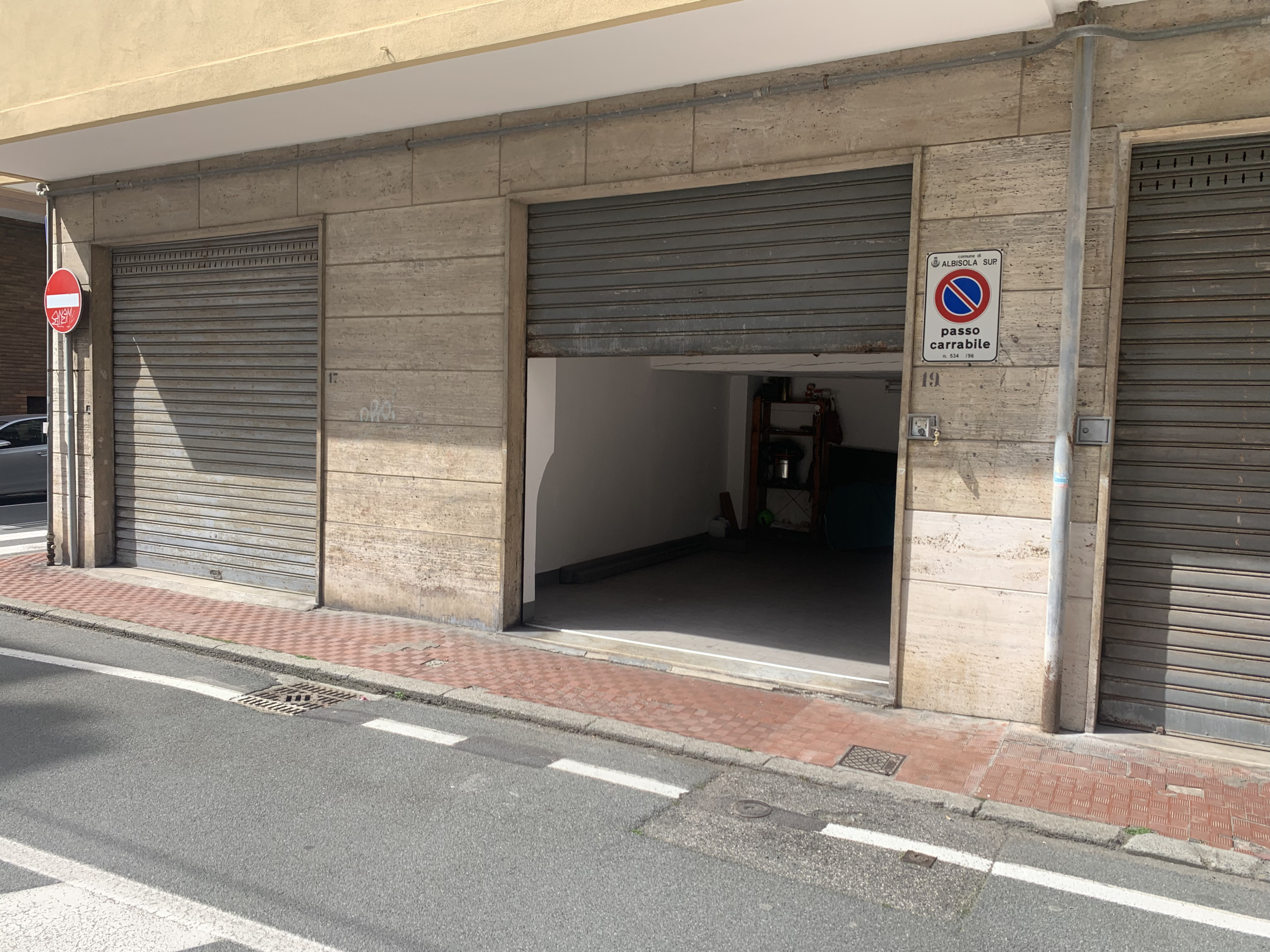 Box/Garage 25mq in vendita a Albisola Superiore