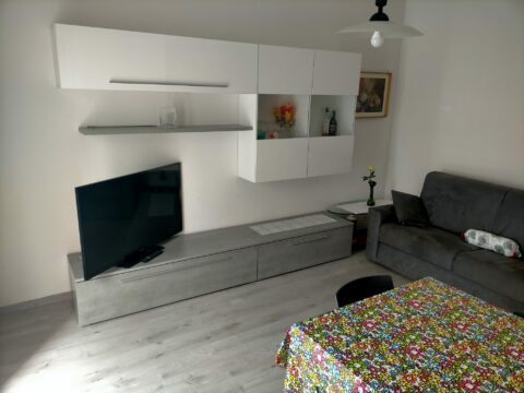 Trilocale con box a Loano