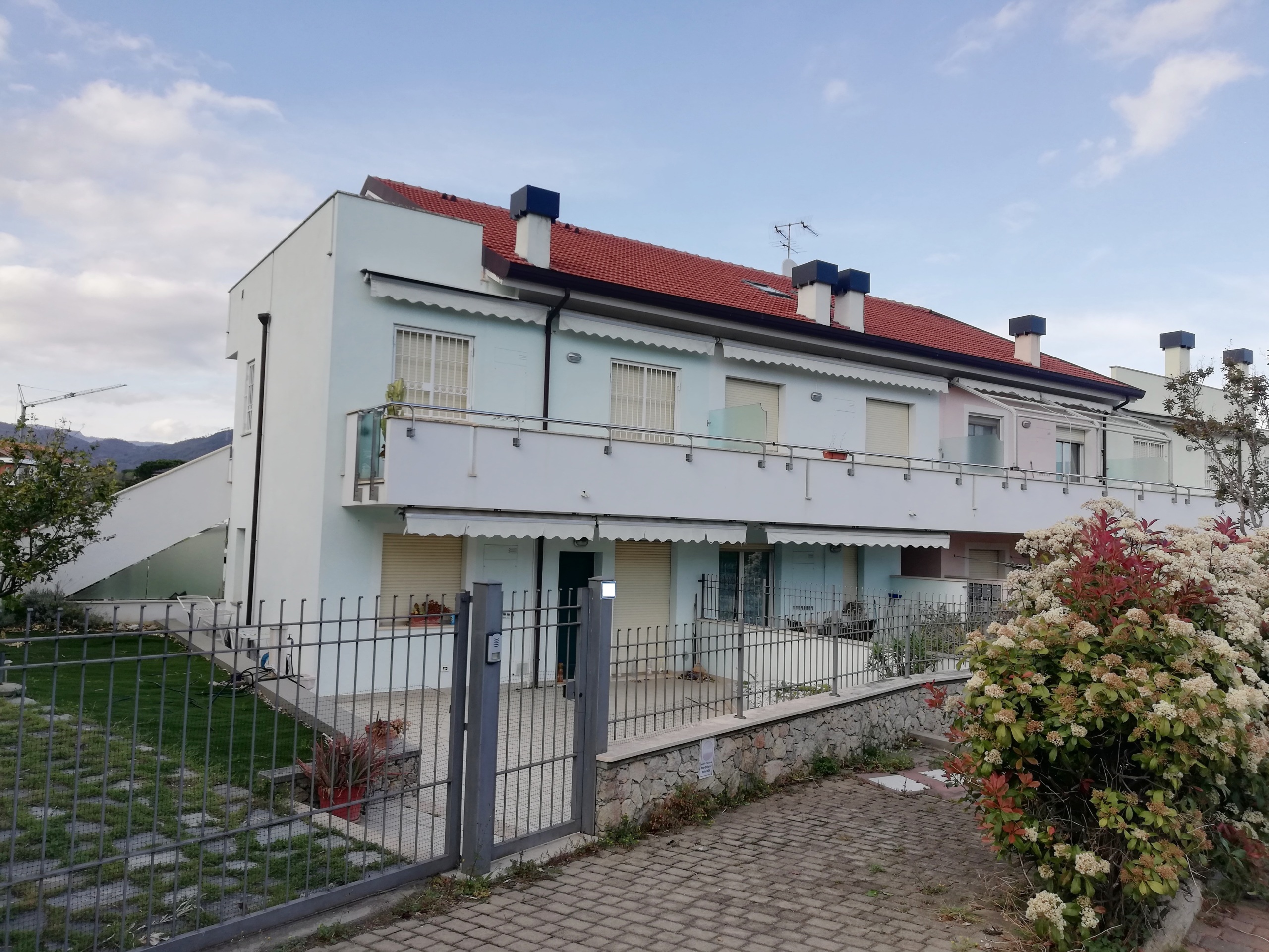 Bilocale con terrazzo in via per pineland 26, Borghetto Santo Spirito