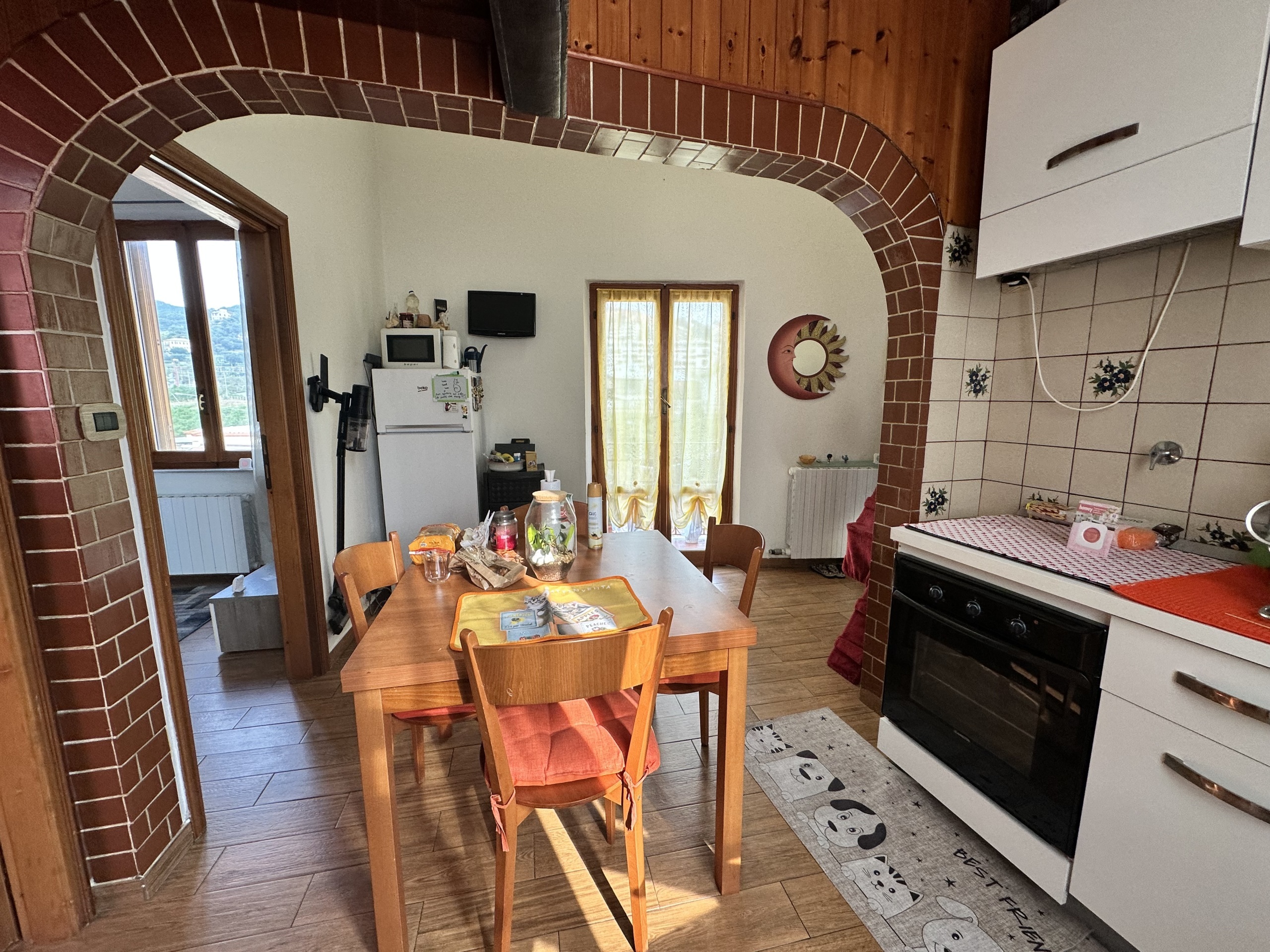 Trilocale da ristrutturare in via francesco crispi 5, Savona