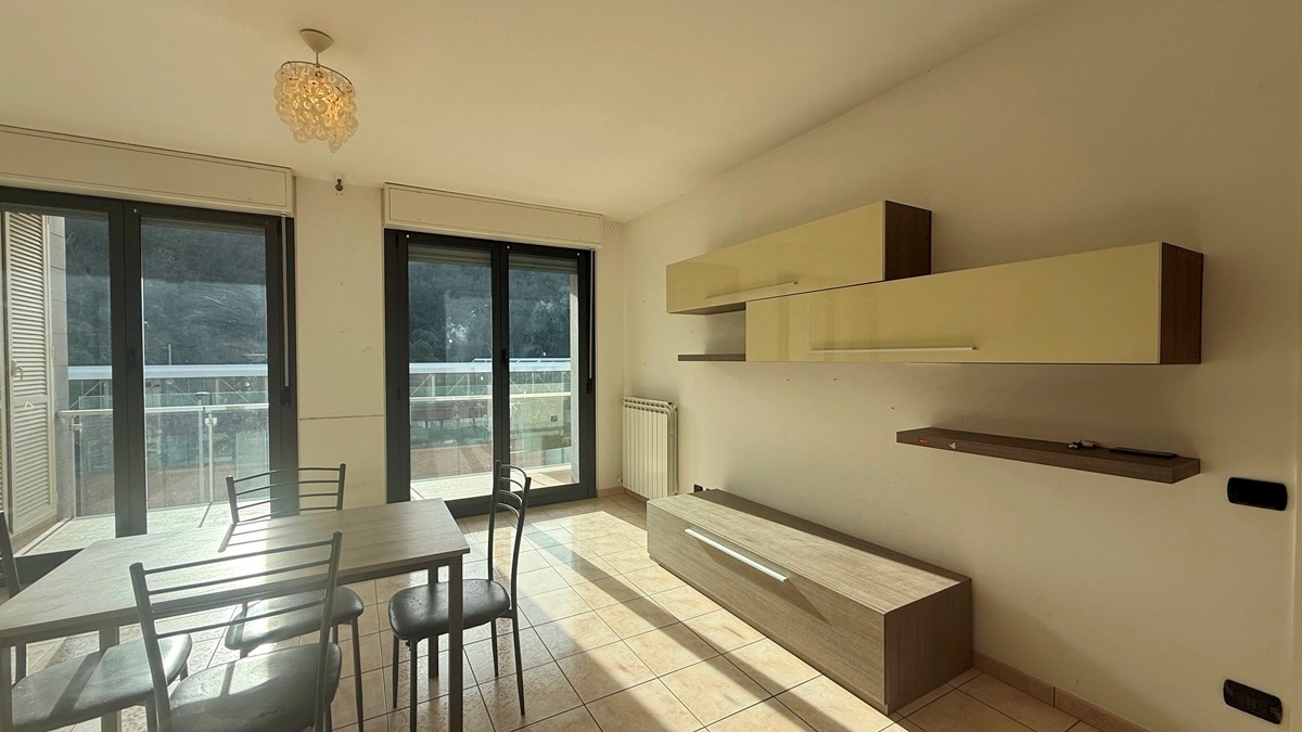 Bilocale con terrazzo, Albissola Marina grana