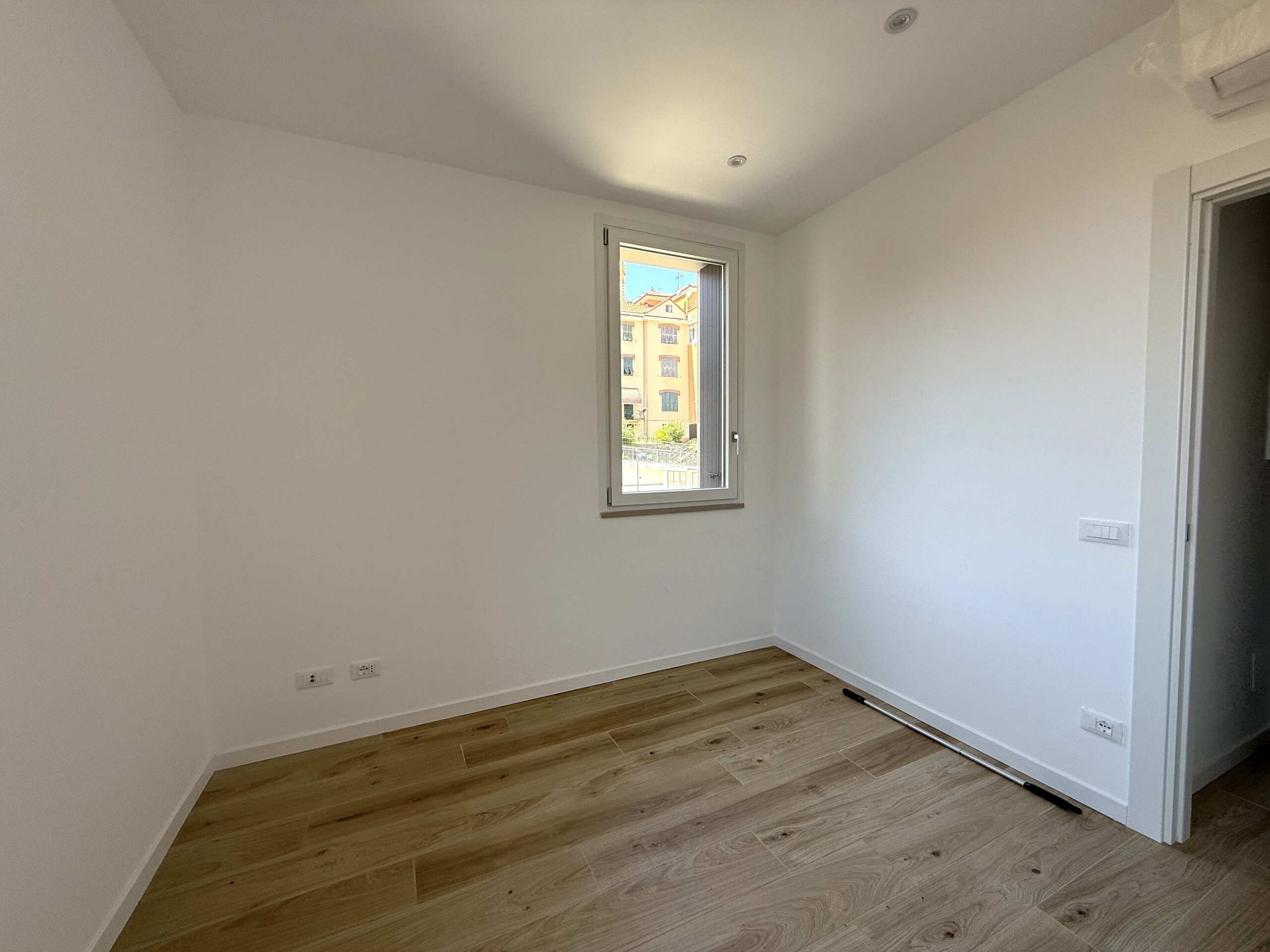 Trilocale con terrazzo a Varazze