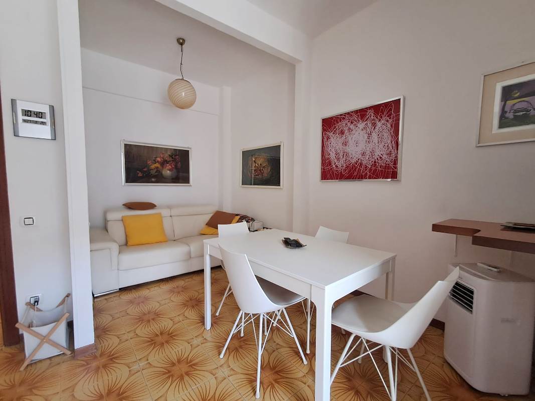 Bilocale con terrazzo a Ceriale