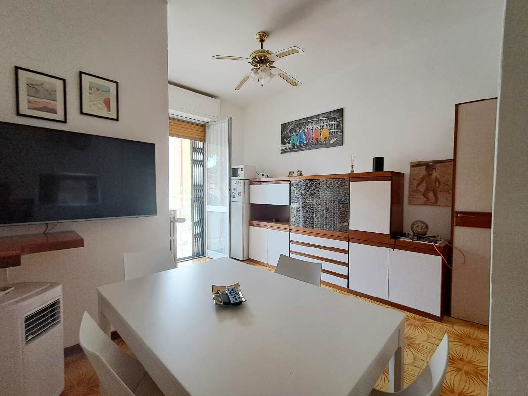 Bilocale con terrazzo a Ceriale