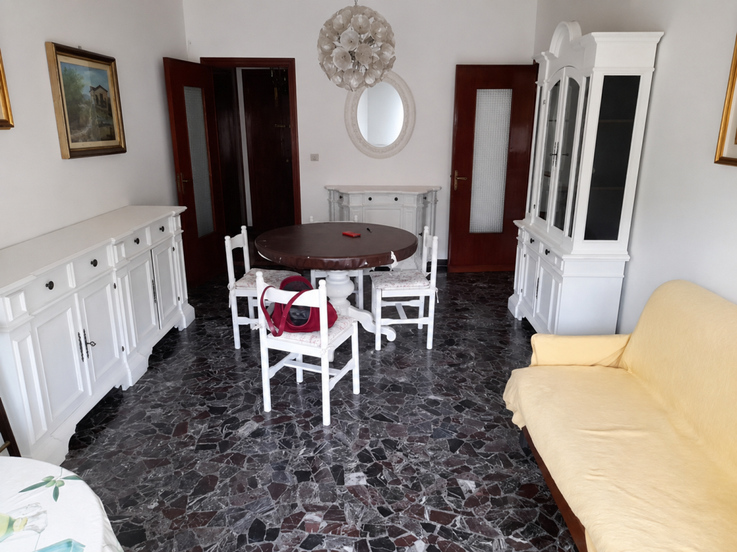 Quadrilocale con terrazzo, Albissola Marina pesci vivi
