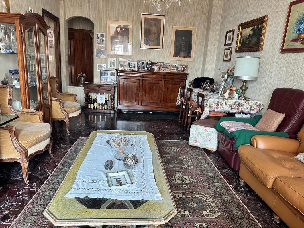 Quadrilocale con box a Varazze