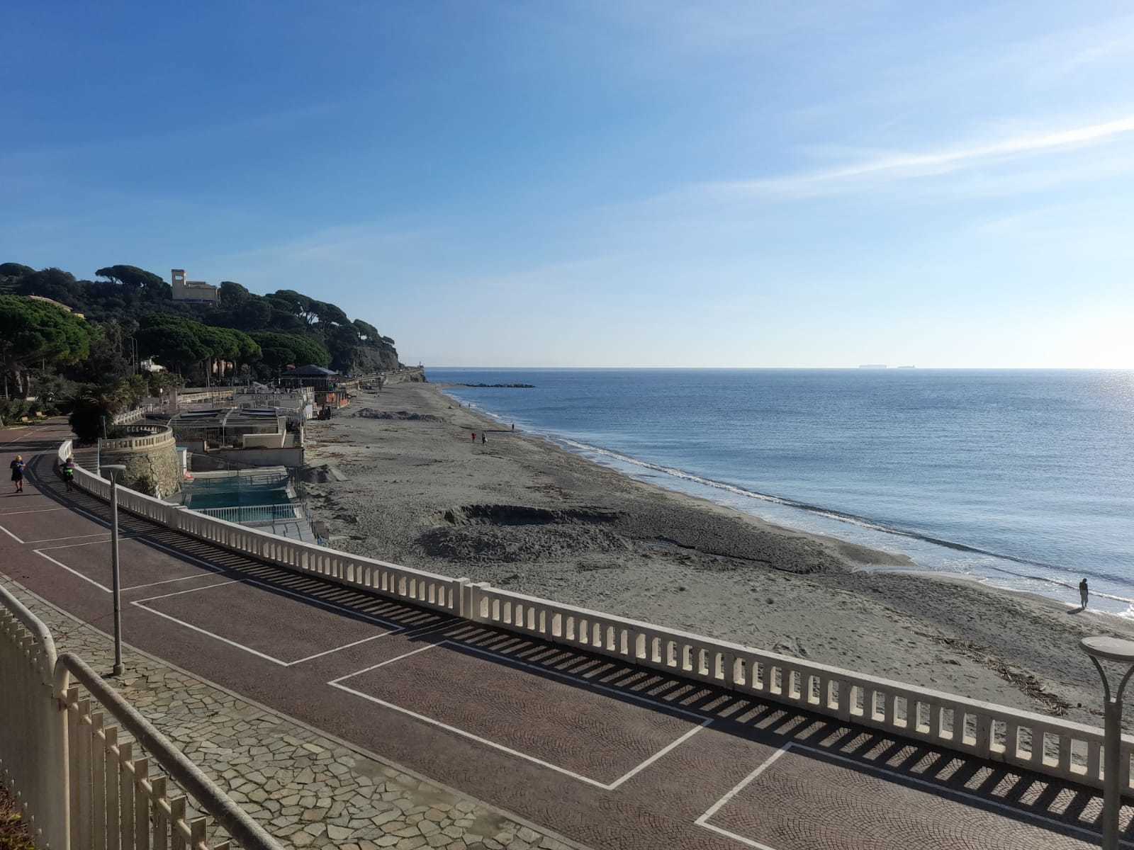 Quadrilocale con terrazzo a Celle Ligure