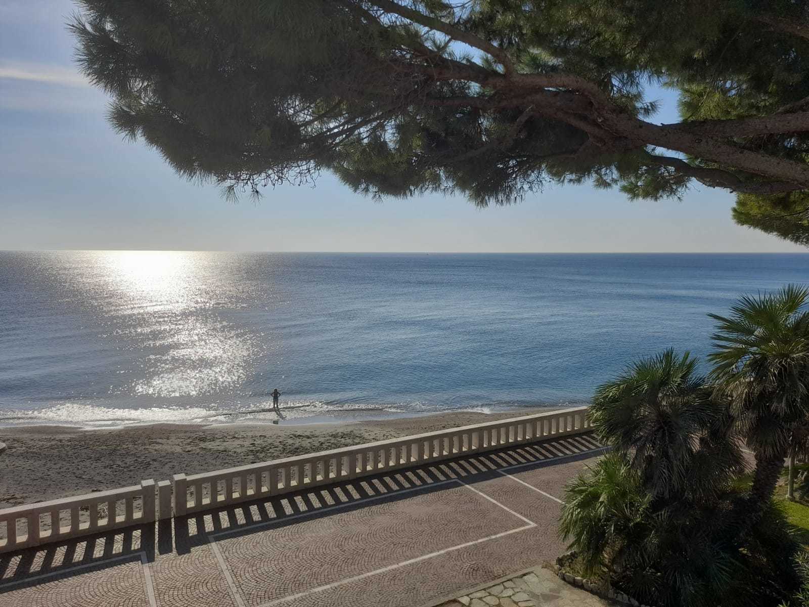 Quadrilocale con terrazzo a Celle Ligure