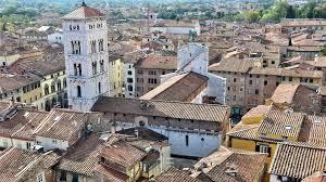 Appartamento con terrazzo, Lucca centro storico