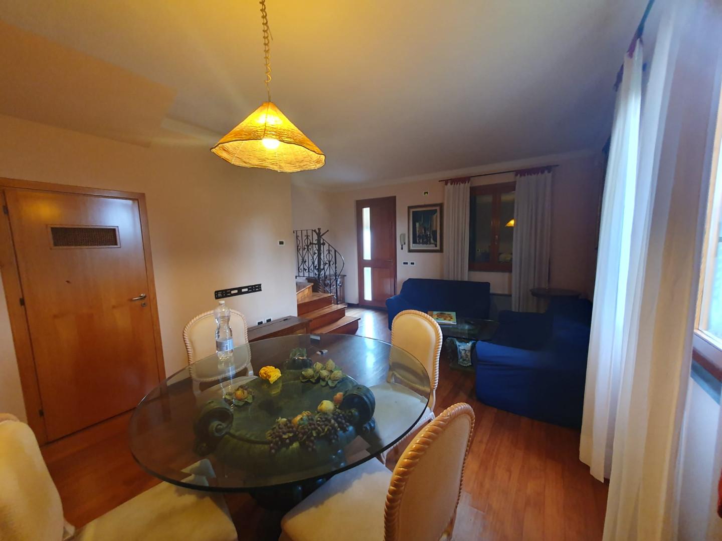 Villa Bifamiliare con giardino, Lucca san cassiano a vico