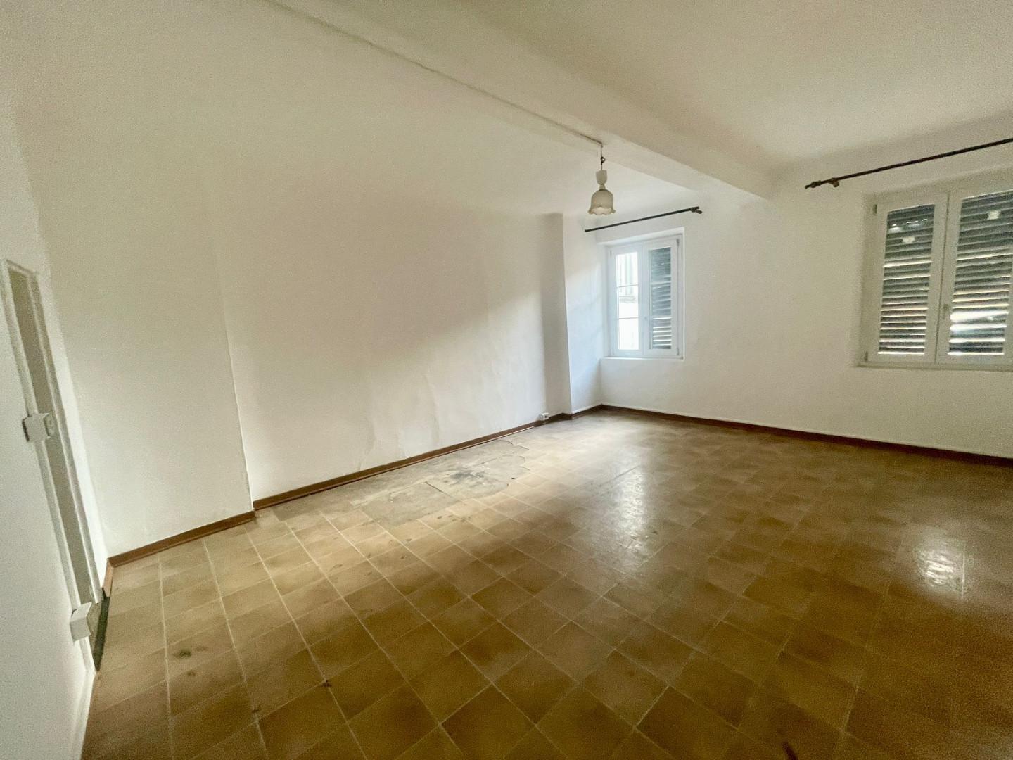 Appartamento da ristrutturare, Lucca centro storico