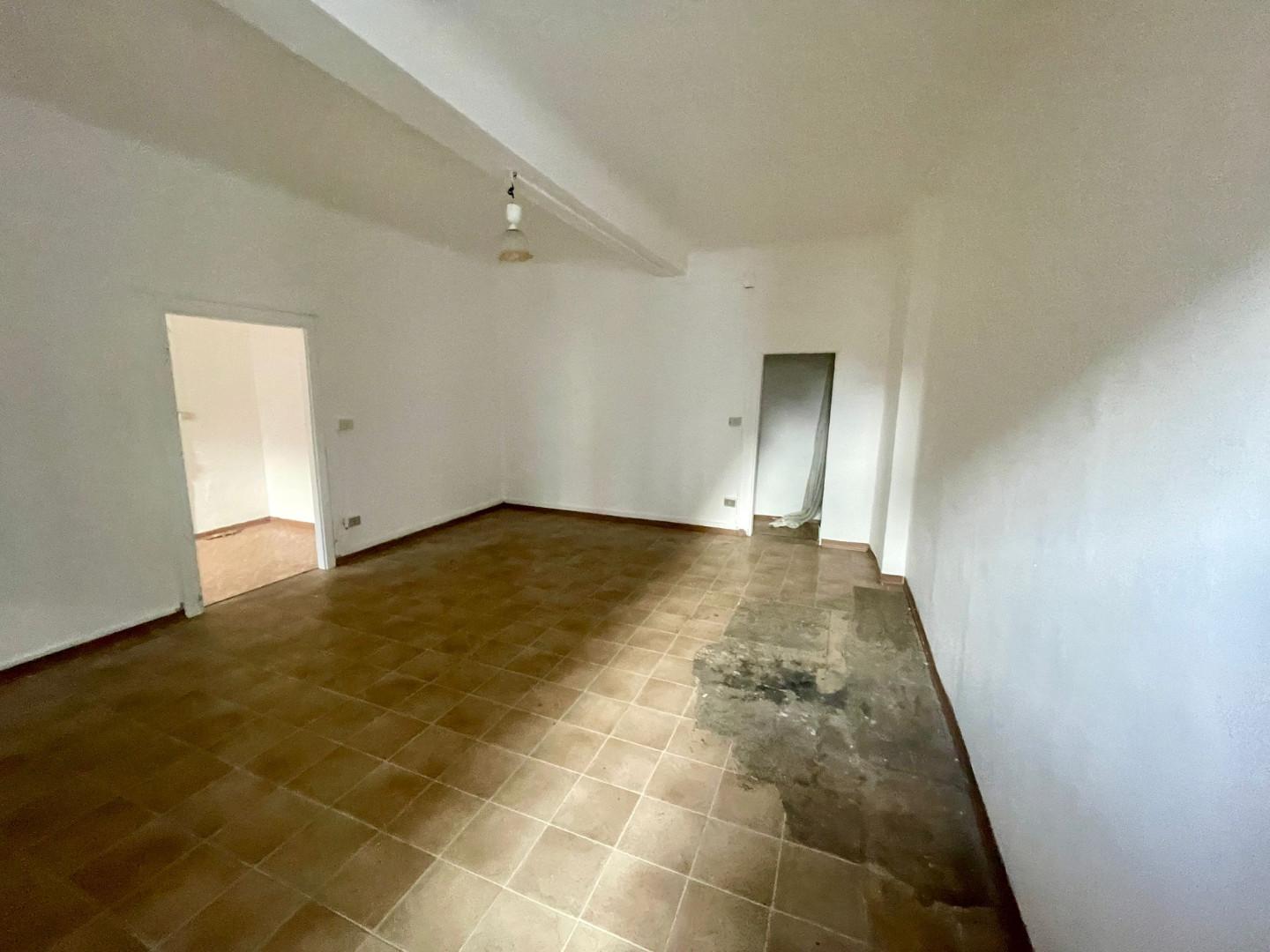 Appartamento da ristrutturare, Lucca centro storico