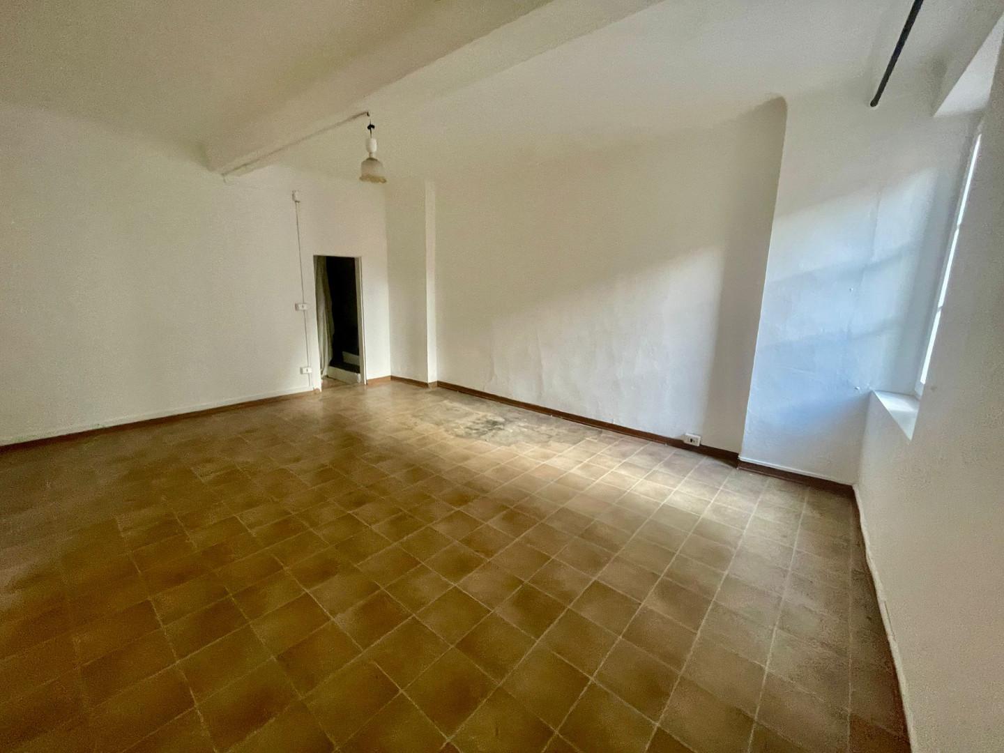 Appartamento da ristrutturare, Lucca centro storico