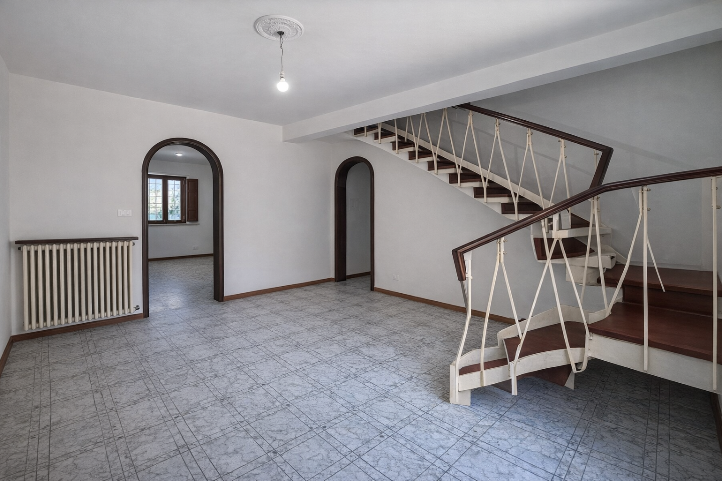 Casa indipendente con giardino, Lucca montuolo