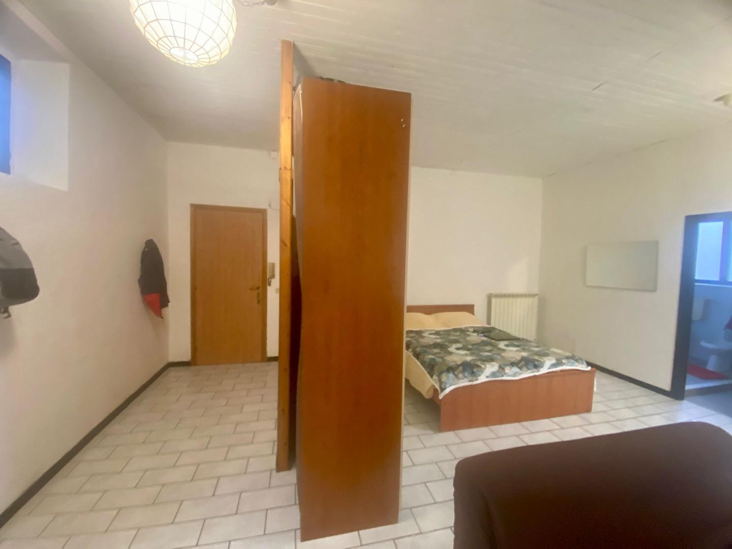 Monolocale arredato in affitto, Lucca borgo giannotti