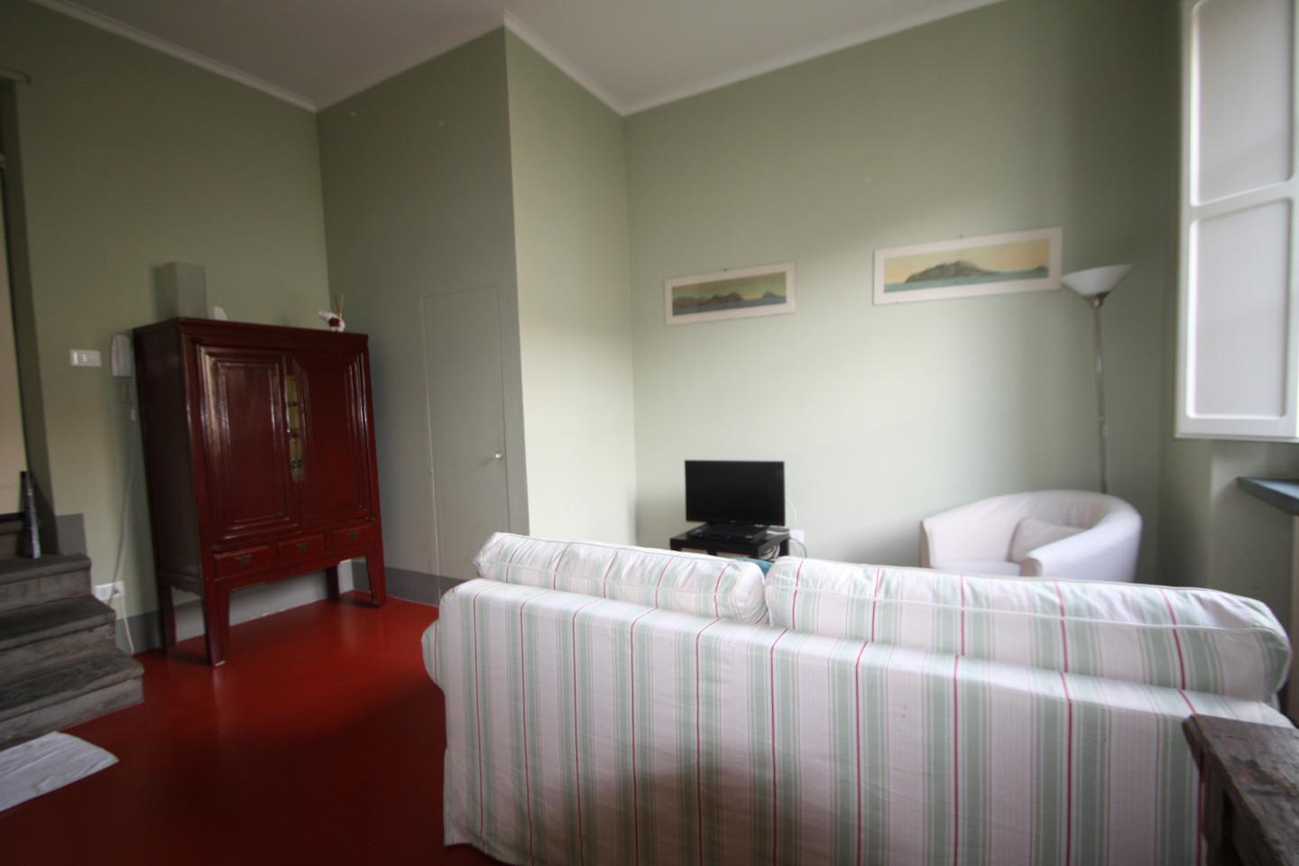 Trilocale arredato in affitto, Lucca centro storico