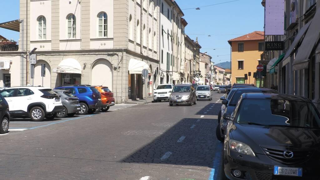 Locale commerciale in affitto, Lucca borgo giannotti