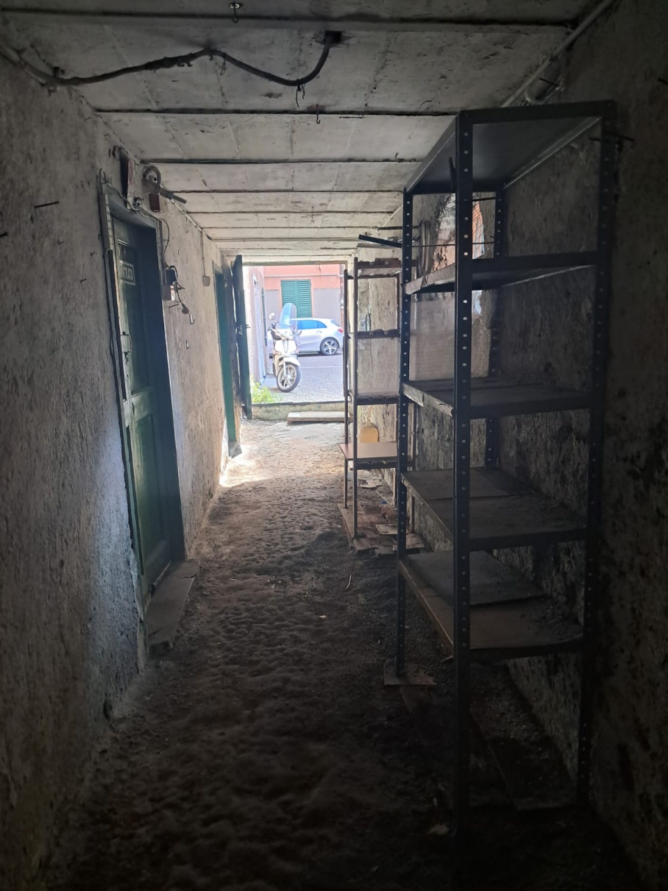 Laboratorio in vendita in via bolzaneto, Genova