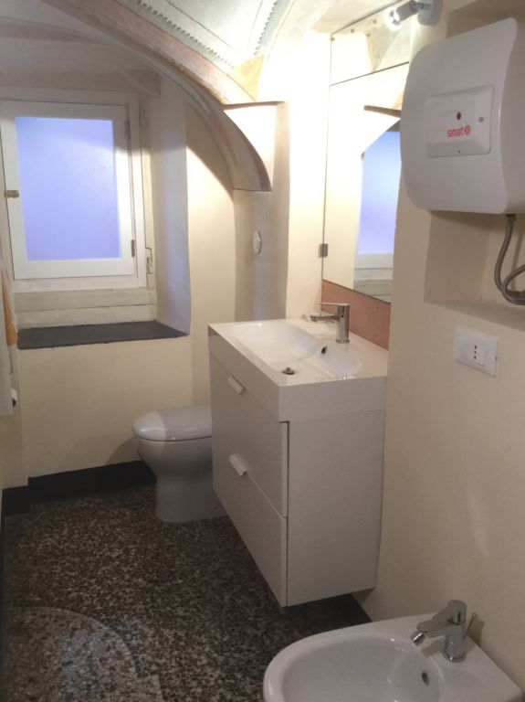 Bilocale arredato in affitto in ponte reale, Genova