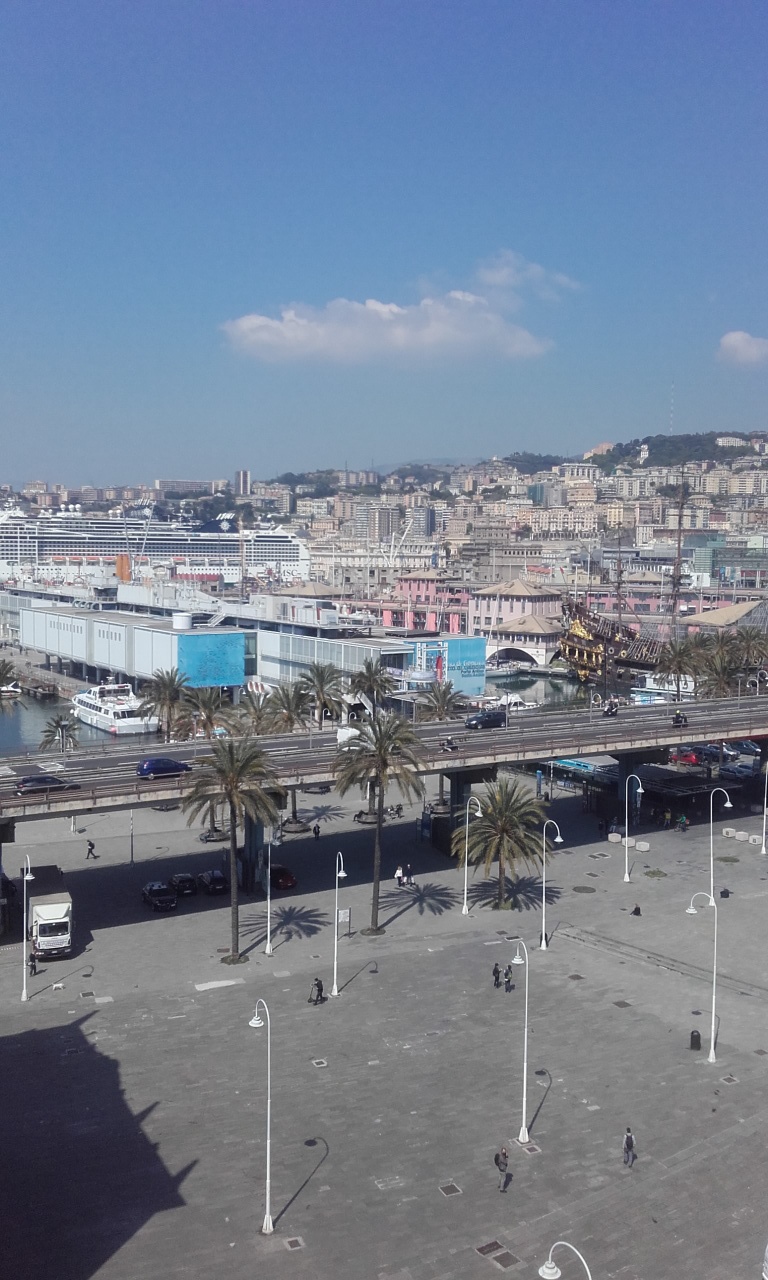 Quadrilocale arredato in affitto in via ponte reale, Genova