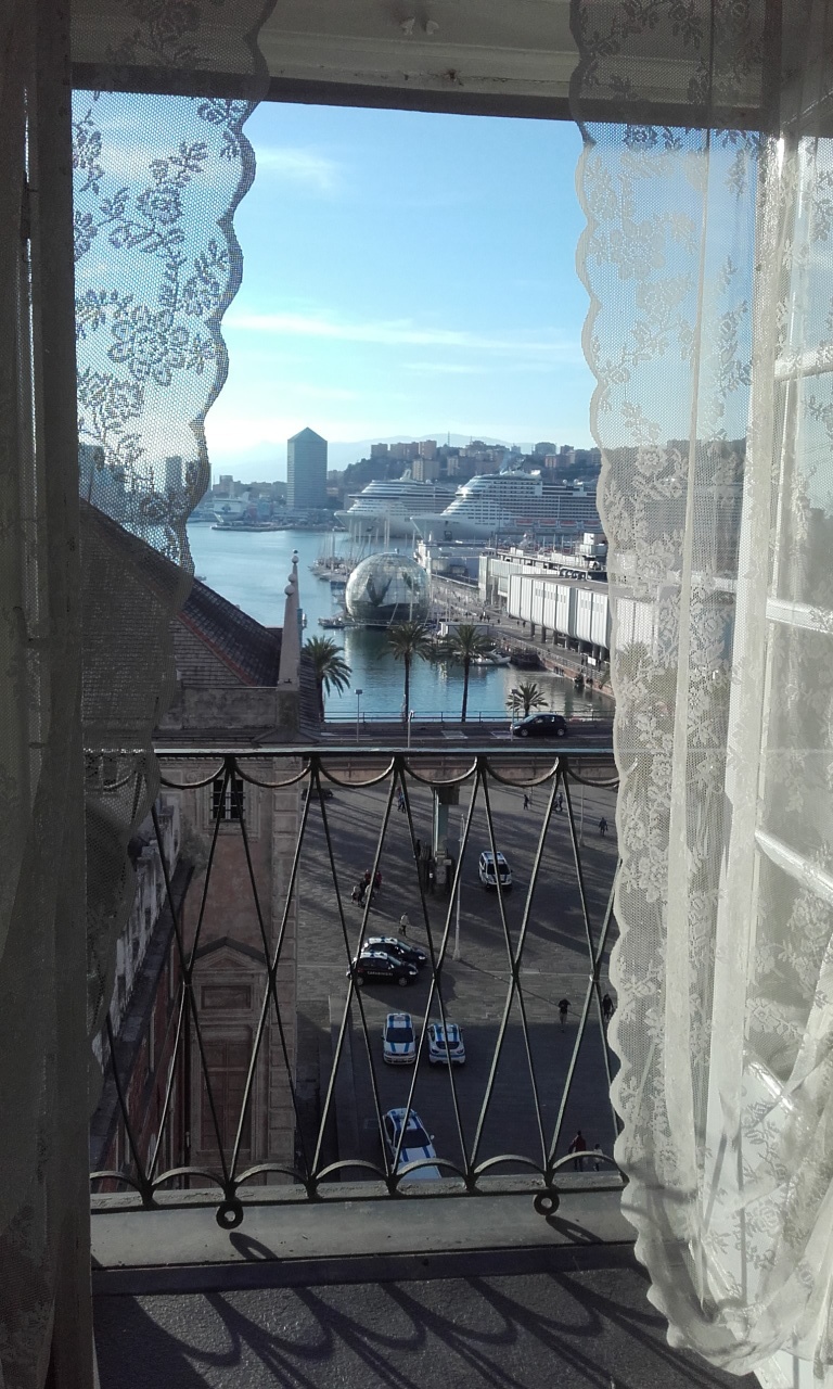 Quadrilocale arredato in affitto in via ponte reale, Genova