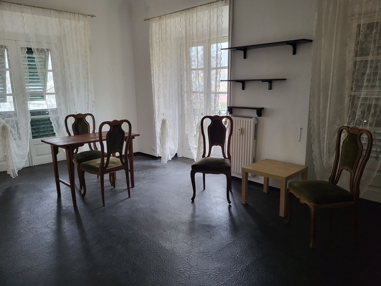 Quadrilocale arredato in affitto in via ponte reale, Genova