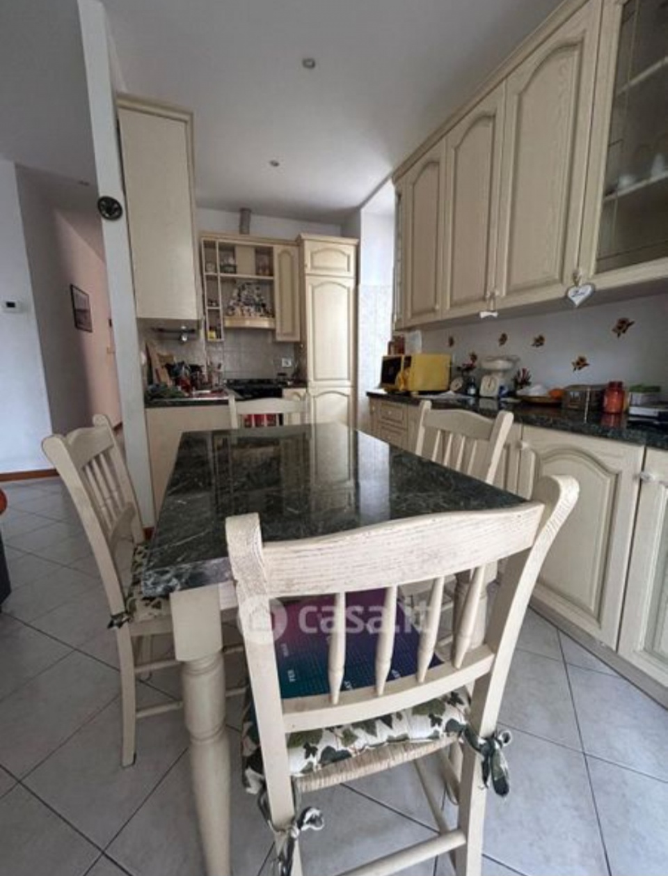 Quadrilocale arredato in affitto in via bertuccioni, Genova