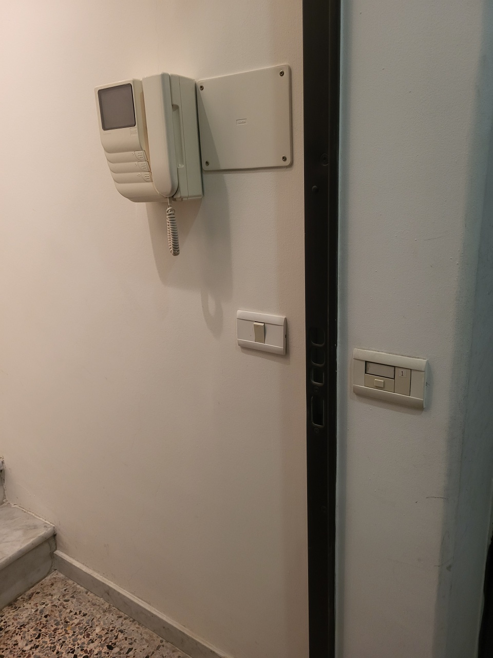 Ufficio ristrutturato in via xxv aprile, Genova