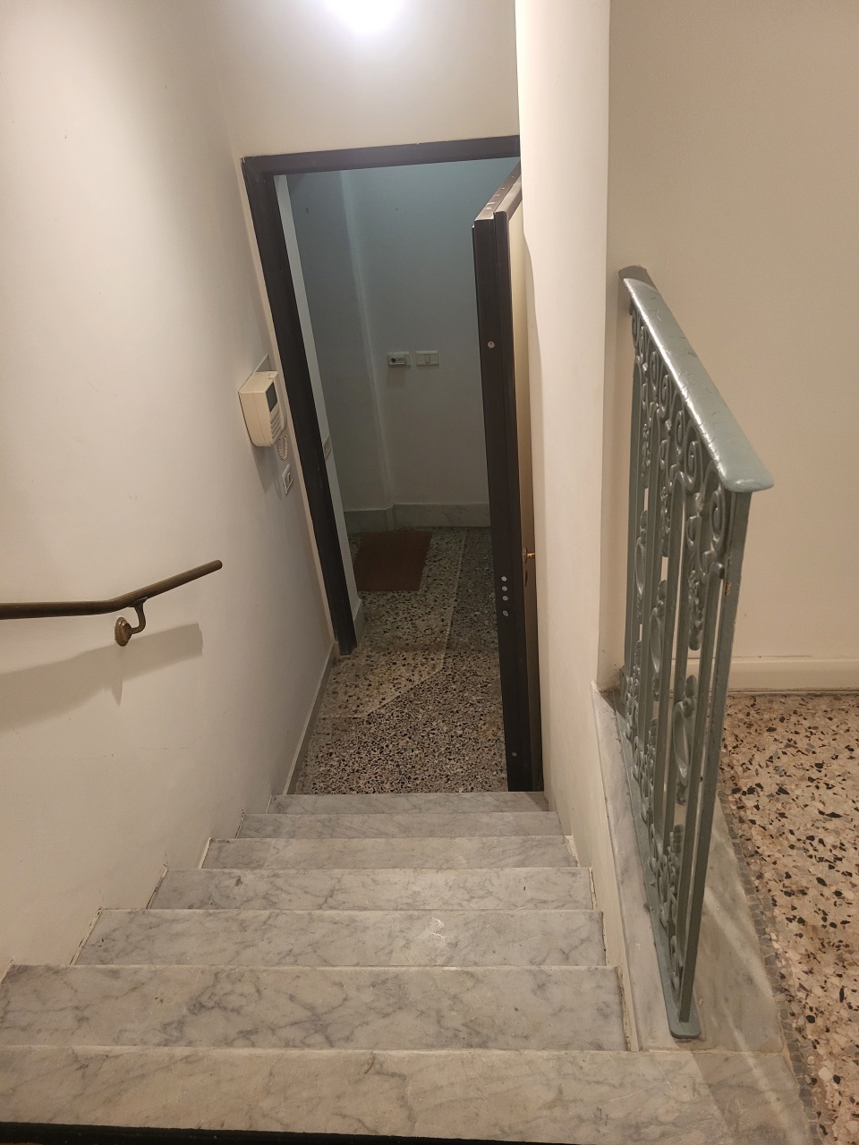 Ufficio ristrutturato in via xxv aprile, Genova