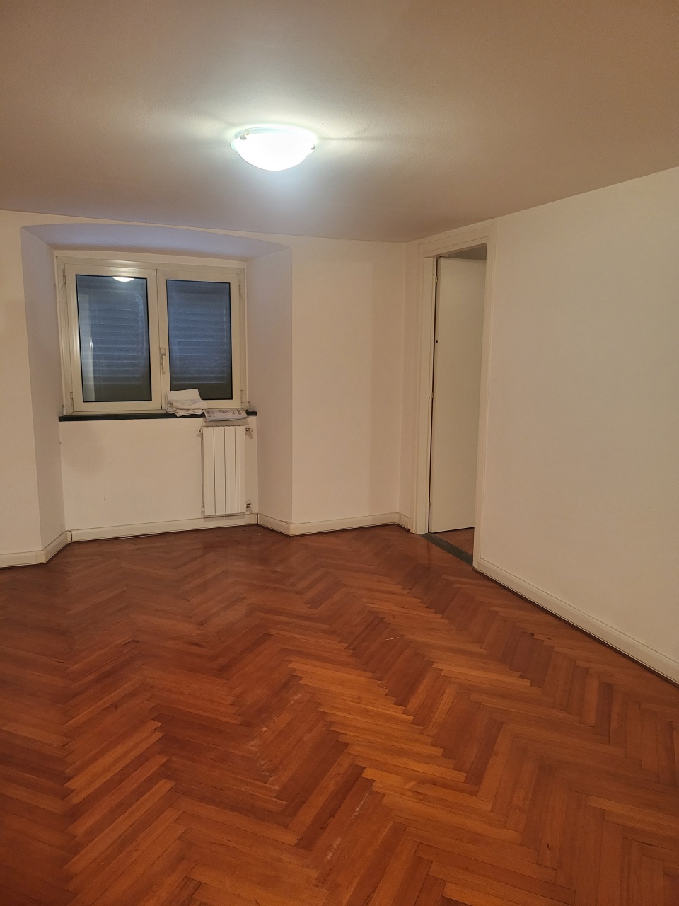Ufficio ristrutturato in via xxv aprile, Genova