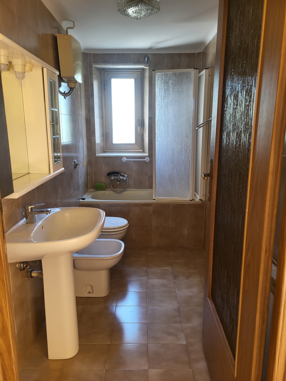 Casa indipendente arredata in affitto in via camaldoli, Genova