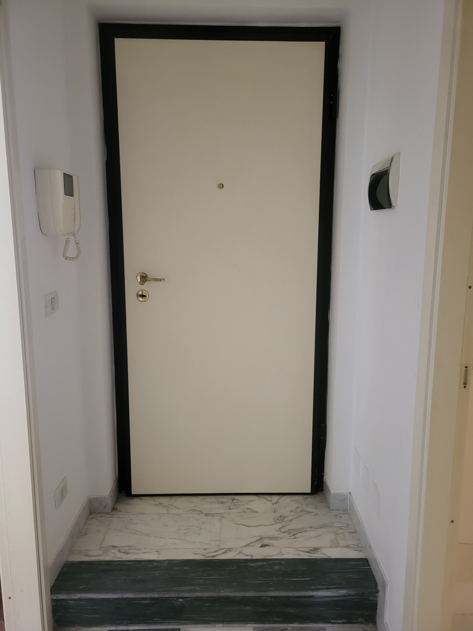 Appartamento arredato in affitto in via xxv aprile, Genova