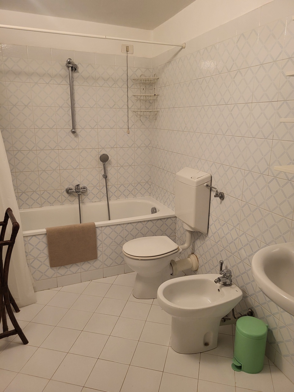 Appartamento arredato in affitto in via xxv aprile, Genova