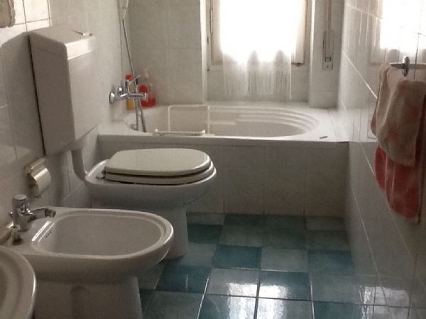 Appartamento arredato in affitto in via donghi, Genova