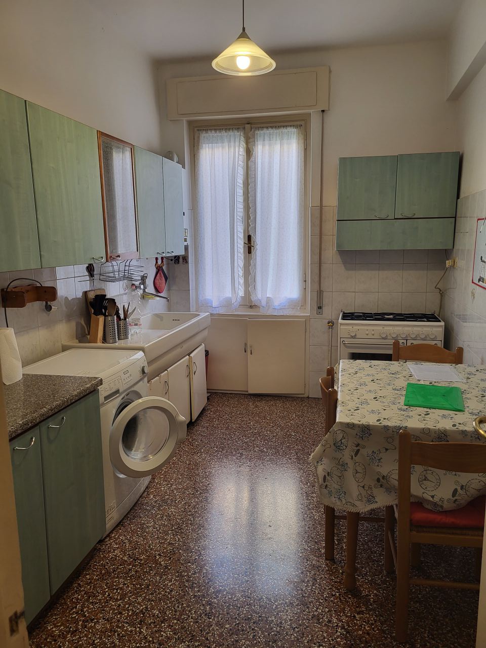 Appartamento arredato in affitto in via donghi, Genova