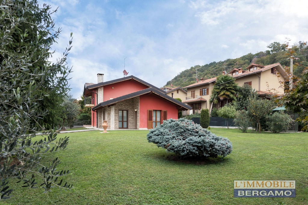 Villa in vendita a Mozzo