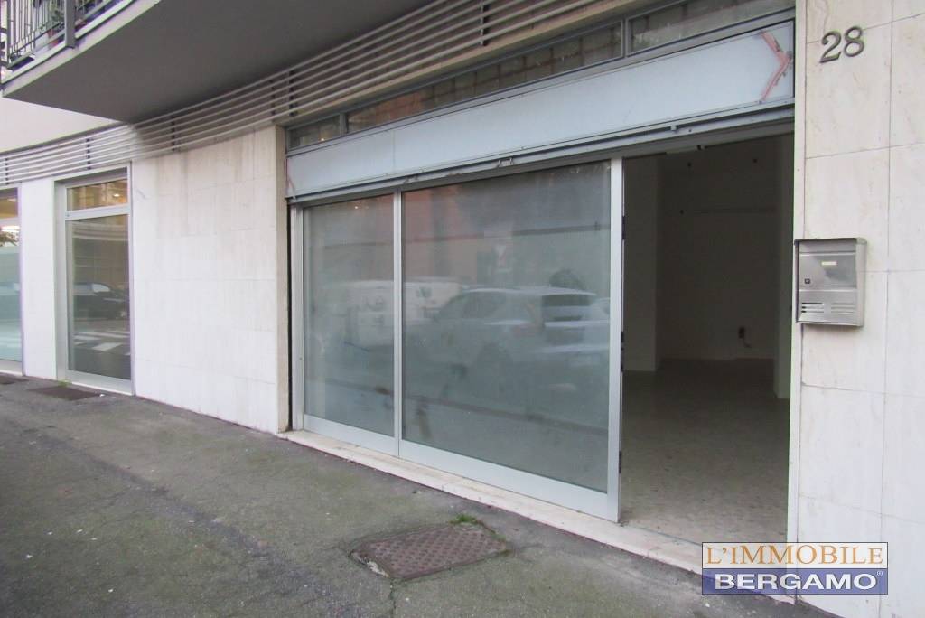 Negozio in affitto a Bergamo, B.go S. Caterina zona Suardi