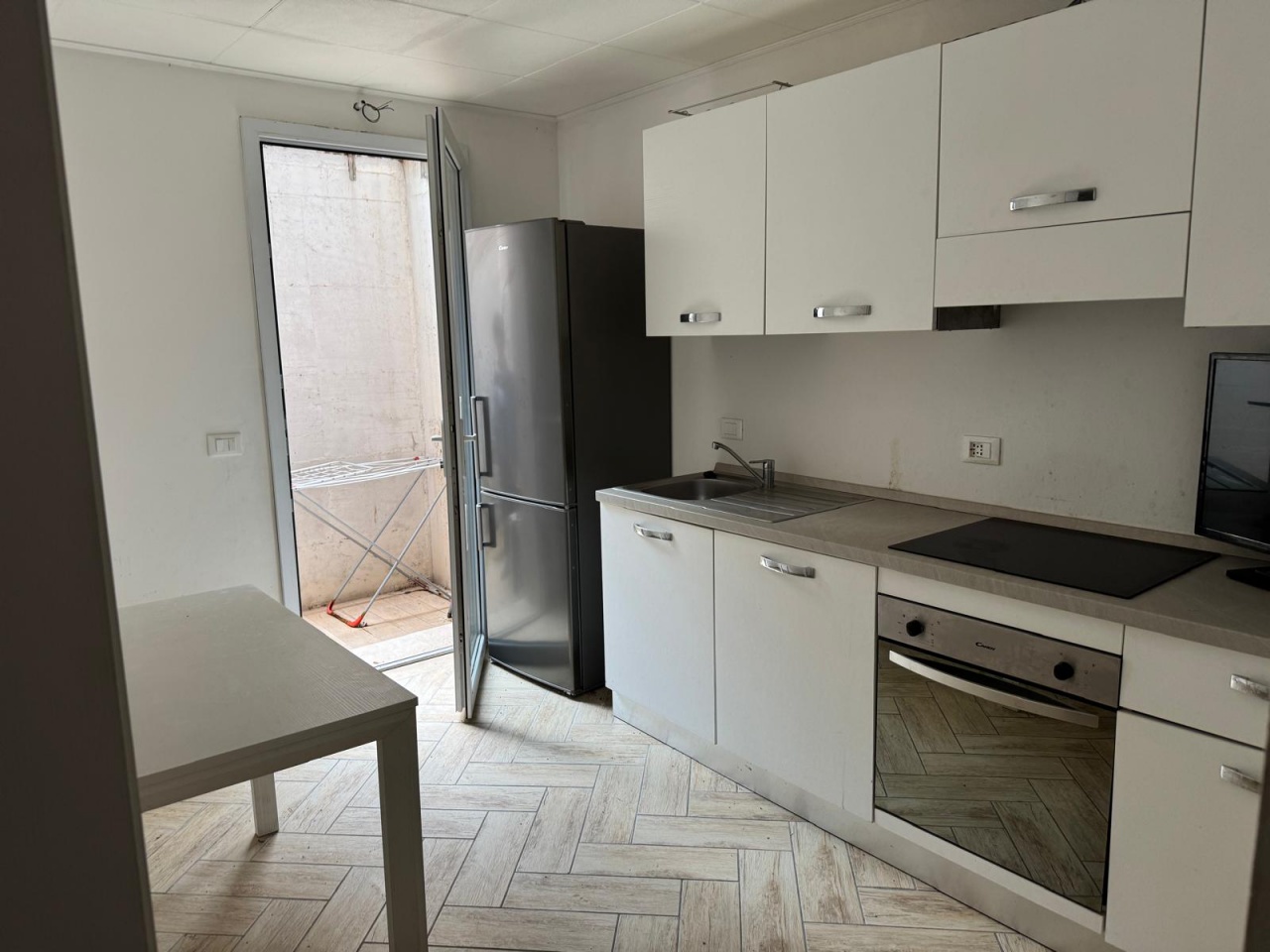 Magazzino con terrazzo a Follonica