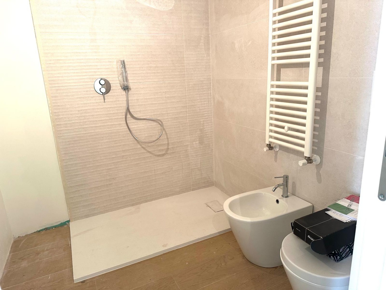 Bilocale con terrazzo in via buozzi, Follonica