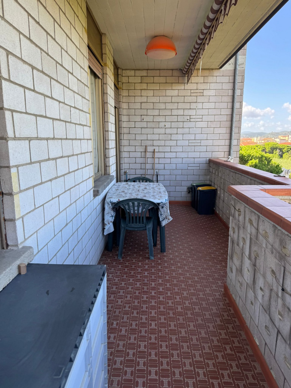 Trilocale con terrazzo in via lugano, Follonica