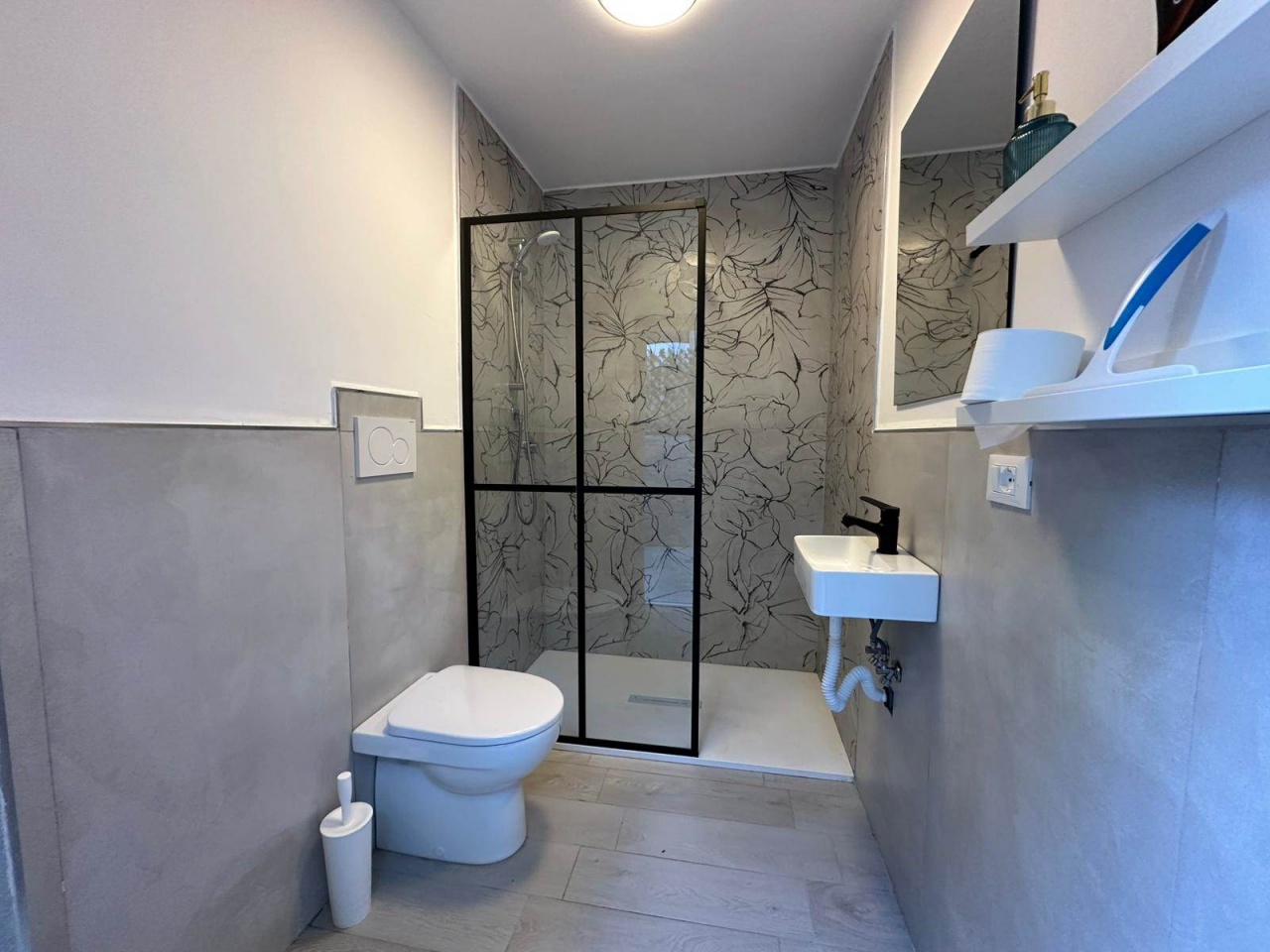 Bilocale con terrazzo in via bovio, Follonica