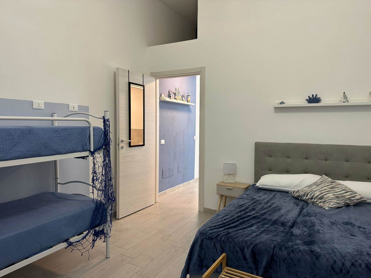 Bilocale con terrazzo in via bovio, Follonica