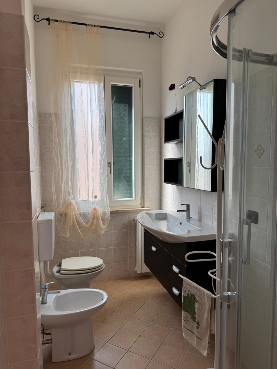 Trilocale con terrazzo in via pisa, Follonica