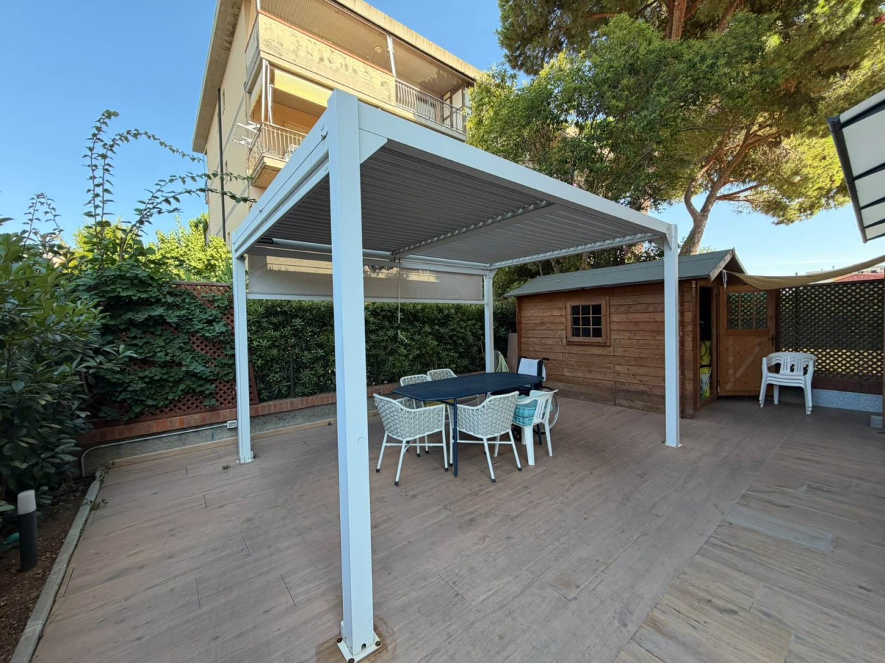 Trilocale con terrazzo in via largo vienna, Follonica