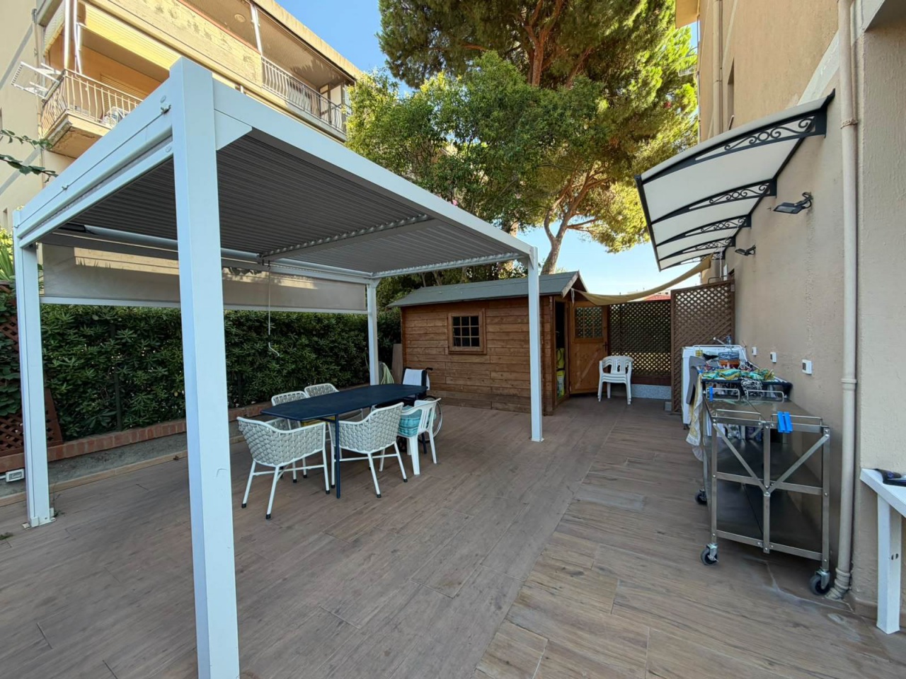 Trilocale con terrazzo in via largo vienna, Follonica