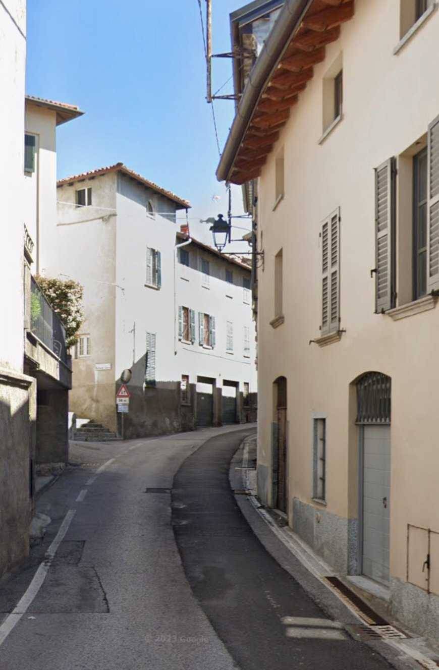 Casa singola in affitto a Erba